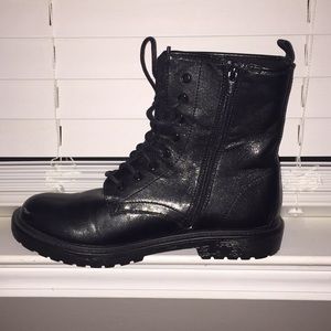 Black Mudd Boots